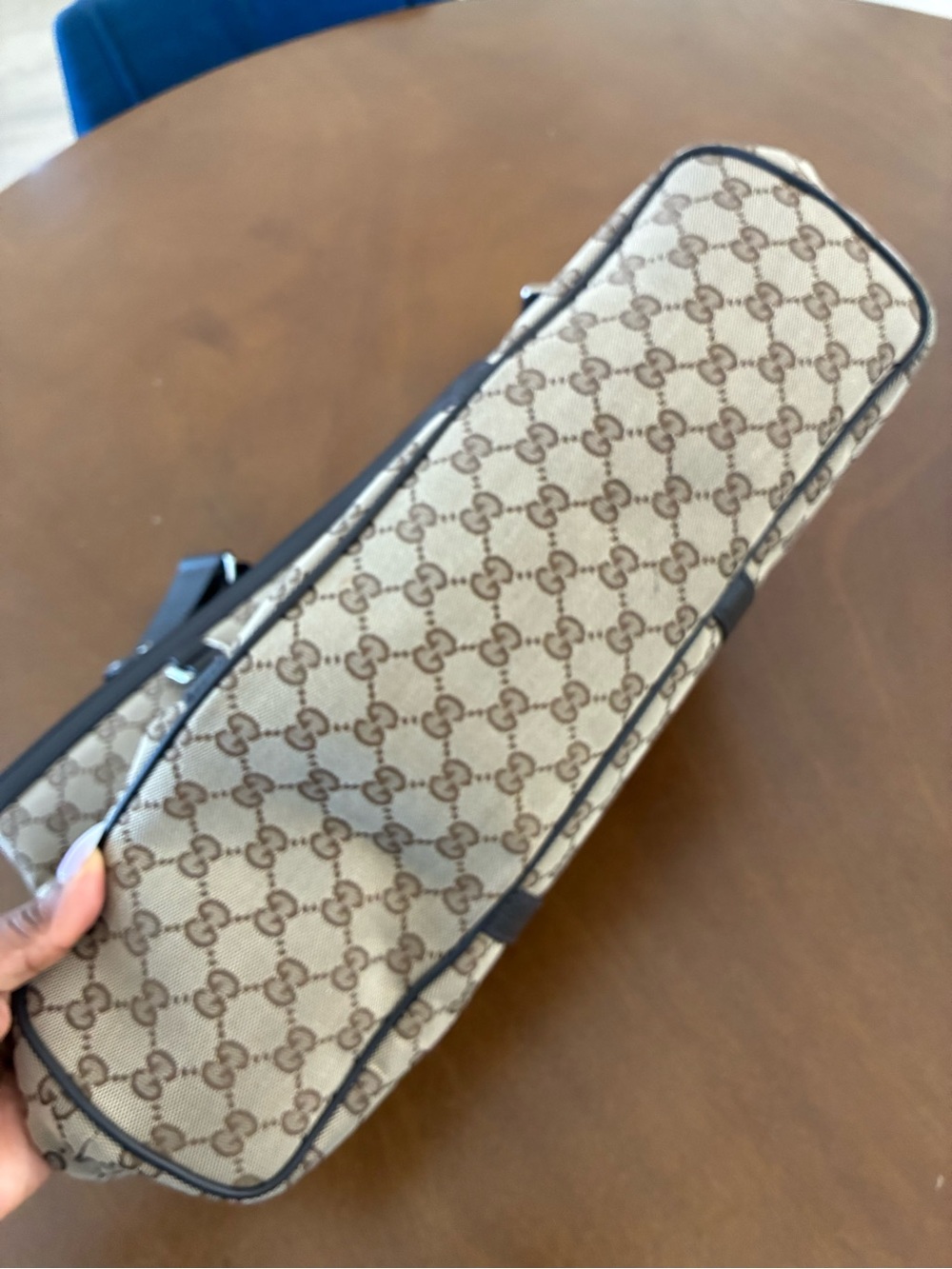 GUCCI GG SUPREME TOTE - Picture 12 of 14